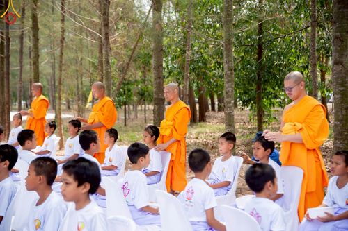 ภาพ No.213840:วันเสาร์ที่ 29 มีนาคม พ.ศ. 2568 พิธีตัดปอยผม ขอขมาผู้ปกครอง มอบบาตร-ผ้าไตร และพิธีบรรพชาสามเณร ณ ศูนย์ปฏิบัติธรรมจังหวัดระยอง (บ้านช่องลม) ต.บางบุตร อ.บ้านค่าย จ.ระยอง