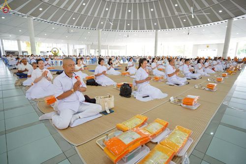 ภาพ No.247422:วันจันทร์ที่ 22 กันยายน พ.ศ. 2568 (วันพระ แรม 15 ค่ำ เดือน 10) พิธีบุพเปตพลี ครั้งที่ 170 ร่วมอุทิศบุญแด่หมู่ญาติที่ล่วงลับไปแล้ว และสืบทอดอายุพระพุทธศาสนา ณ หอฉันคุณยายอาจารย์ฯ วัดพระธรรมกาย