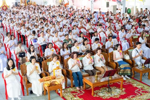 ภาพ No.162768:โครงการกฐินสามัคคีทั่วไทย 30,000 วัด บูชาธรรม 80 ปี หลวงพ่อธัมมชโย โดย คณะศิษยานุศิษย์วัดพระธรรมกาย ณ วัดโบสถ์บน จ.นนทบุรี วันที่ 19 ตุลาคม พ.ศ. 2567