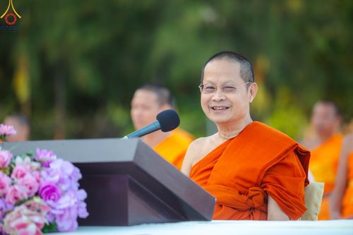 ภาพ No.192683:พิธีจุดประทีปถวายเป็นพุทธบูชา และบูชาธรรมมหาปูชนียาจารย์ ณ อนุสรณ์สถานคลองบางนางแท่น อ.สามพราน จ.นครปฐม ในโครงการธรรมยาตรา กตัญญูบูชา มหาปูชนียาจารย์ พระมงคลเทพมุนี(สด จนฺทสโร) พระผู้ปราบมาร อนุสรณ์สถาน 7 แห่ง ปีที่ 13 วันที่ 10 มกราคม พ.ศ. 2568