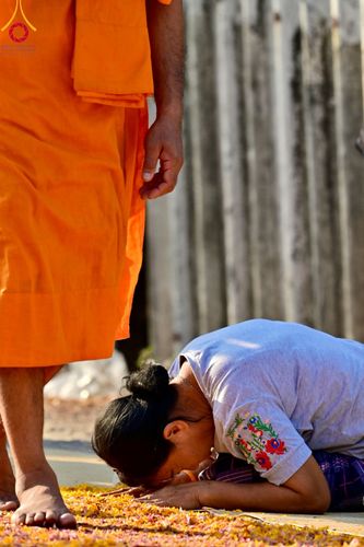 ภาพ No.107900:พิธีต้อนรับพระธรรมยาตรา ในโครงการธรรมยาตรากตัญญูบูชา มหาปูชนียาจารย์ พระมงคลเทพมุนี(สด จนฺทสโร) พระผู้ปราบมาร อนุสรณ์สถาน 7 แห่ง ปีที่ 12 วันที่ 7 มกราคม พ.ศ. 2567 ณ อนุสรณ์สถานคลองบางนางแท่น  อ.สามพราน จ.นครปฐม
