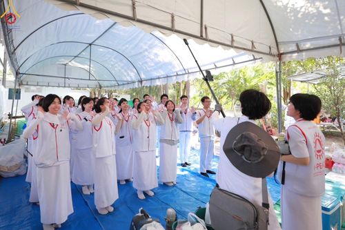 ภาพ No.203007:V.51 สารพัดV สารพัดดี ที่คลองบางนางแท่น ในโครงการธรรมยาตรา กตัญญูบูชา มหาปูชนียาจารย์ พระมงคลเทพมุนี(สด จนฺทสโร) พระผู้ปราบมาร อนุสรณ์สถาน 7 แห่ง ปีที่ 13 ระหว่างวันที่ 2-31 มกราคม พ.ศ. 2568