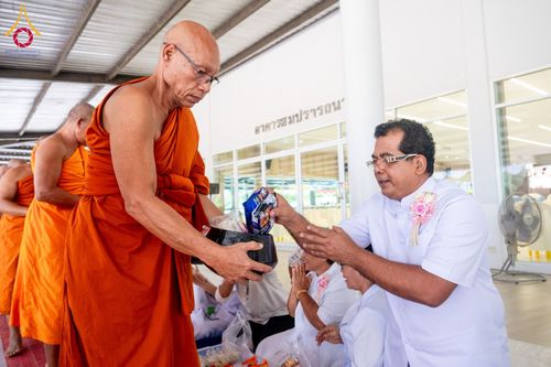 ภาพ No.156187:พิธีถวายสังฆทานแด่คณะสงฆ์ 323 วัด 4 จังหวัดชายแดนภาคใต้ ปีที่ 20 ครั้งที่ 173 พิธีมอบกองทุนหนุนแรงใจช่วยครูใต้ ปีที่ 17 ครั้งที่ 137 วันเสาร์ที่ 21 กันยายน พ.ศ.2567 ณ ศูนย์ปฏิบัติธรรมภาคใต้ อ.บางกล่ำ จ.สงขลา