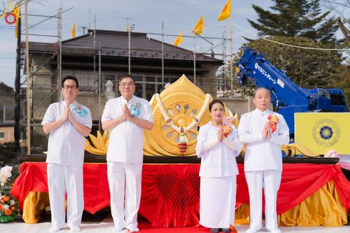 ภาพ No.132215:พิธีประดิษฐานยอดอุโบสถ บูชาธรรม 80 ปี หลวงพ่อธัมมชโย ณ วัดพระธรรมกายโทชิหงิ ประเทศญี่ปุ่น วันอาทิตย์ที่ 24 มีนาคม พ.ศ. 2567