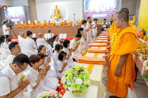 ภาพ No.148625:พิธีบุพเปตพลี, พิธีทอดผ้าป่า, พิธีไถ่ชีวิตโค 80 ตัว ให้ชีวิตสัตว์เป็นทาน ณ ศูนย์ปฎิบัติธรรมภาคใต้ อ.บางกล่ำ จ.สงขลา วันเสาร์ที่ 10 สิงหาคม พ.ศ. 2567