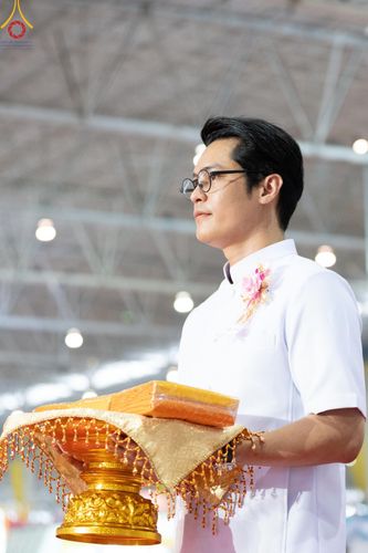 ภาพ No.160162:พิธีทอดผ้าป่าสมทบกฐินวัดพระธรรมกาย และสมทบกฐิน 30,000 วัดทั่วไทย ครั้งที่ 3 ณ สภาธรรมกายสากล วัดพระธรรมกาย วันพฤหัสบดีที่ 10 ตุลาคม พ.ศ. 2567