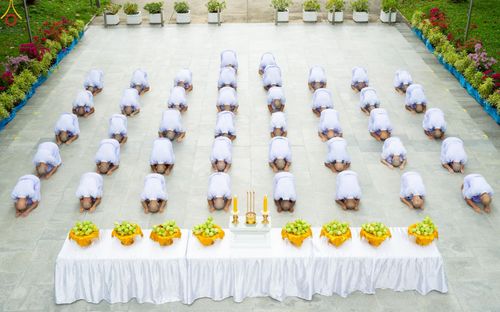 ภาพ No.228898:วันเสาร์ที่ 14 มิถุนายน พ.ศ. 2568 พิธีเวียนประทักษิณ , พิธีขอขมารับผ้าไตร ในโครงการบรรพชาอุปสมบทหมู่ ผู้บริหารรุ่นที่ 15 และ อุดมศึกษา รุ่นที่ 52 ณ โบสถ์พระไตรปิฎก วัดพระธรรมกาย