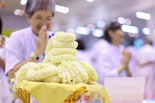 ภาพ No.251293:วันที่ 10 ตุลาคม พ.ศ. 2568 พิธีปฏิบัติธรรม ในวันคล้ายวันเกิด 141 ปี พระมงคลเทพมุนี (สด จนฺทสโร) พระผู้ปราบมาร ณ สภาธรรมกายสากล วัดพระธรรมกาย