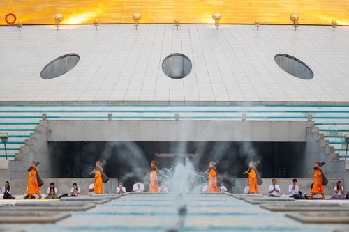 ภาพ No.120352:พิธีต้อนรับพระธรรมยาตรา ในโครงการธรรมยาตรา กตัญญูบูชา มหาปูชนียาจารย์ พระมงคลเทพมุนี(สด จนฺทสโร) พระผู้ปราบมาร อนุสรณ์สถาน 7 แห่ง ปีที่ 12 วันที่ 28 มกราคม พ.ศ. 2567 ณ วัดพระธรรมกาย จ.ปทุมธานี (ชุดที่ 2)