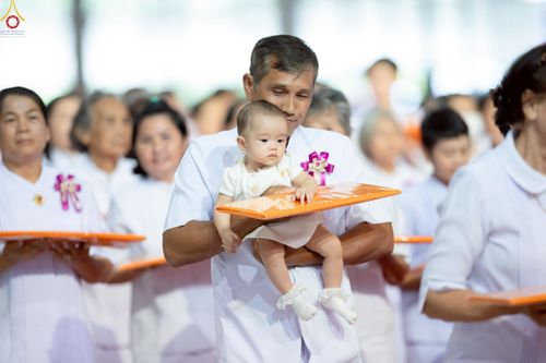 ภาพ No.240733:วันพุธที่ 27 สิงหาคม พ.ศ. 2568 พิธีทอดผ้าป่าเพื่อสร้างอาคาร  82 ปี หลวงพ่อธัมมชโย สมทบกฐินวัดพระธรรมกาย และกฐิน 30,000 วัดทั่วประเทศ ครั้งที่ 1