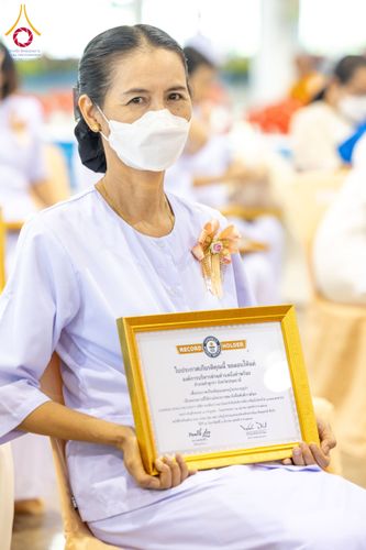 ภาพ No.127109:พิธีมอบใบประกาศเกียรติคุณองค์กรนานาชาติ และหน่วยงานที่ชักชวนคนร่วมโครงการนั่งสมาธิเพื่อสันติภาพโลกมากที่สุด วันอาทิตย์ที่ 1 มีนาคม พ.ศ. 2567 ณ สภาธรรมกายสากล วัดพระธรรมกาย