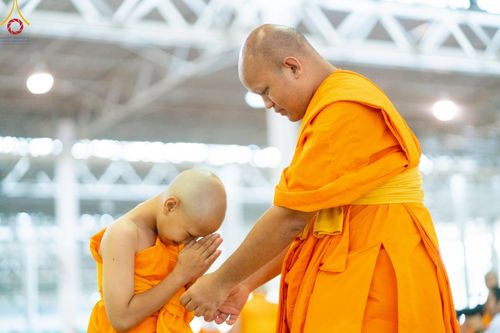 ภาพ No.215810:วันเสาร์ที่ 5 เมษายน พ.ศ. 2568 พิธีขอบรรพชา พิธีขอสรณคมน์และศีล  พิธีขอนิสสัย พิธีถวายบาตร ในโครงการบรรพชาสามเณรฟื้นฟูพระพุทธศาสนาทั่วไทย , โครงการหน่อแก้วเปรียญธรรม รุ่นที่ 13 ,  โครงการสามเณรยุวธรรมทายาท รุ่นที่ 33 , โครงการสามเณรมัชฌิมธรรมทายาท รุ่นที