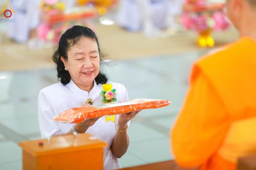 ภาพ No.153004:พิธีถวายภัตตาหารเมนูสวรรค์ ในพรรษาแห่งการเข้าถึงธรรม วันอังคารที่ 10 กันยายน พ.ศ. 2567 ครบรอบ 24 ปี วันละสังขาร คุณยายอาจารย์มหารัตนอุบาสิกาจันทร์ ขนนกยูง ณ หอฉันคุณยายอาจารย์ฯ วัดพระธรรมกาย