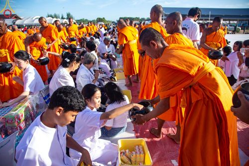 ภาพ No.211955:วันจันทร์ที่ 17 มีนาคม พ.ศ. 2568 พิธีตักบาตรพระกว่า 300 รูป ฉลองพิธีประดิษฐานพระบรมสารีริกธาตุ ณ ปทุมเจดีย์ เจดีย์พระพุทธเจ้า 5 พระองค์ ศูนย์อบรมเยาวชนปัตตานี บ้านโคกดีปลี ตำบลตุยง อำเภอหนองจิก จังหวัดปัตตานี