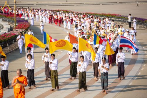 ภาพ No.209679:วันอาทิตย์ที่ 2 มีนาคม พ.ศ. 2568 พิธีภาคบ่าย สัมมนาพิเศษ, ปฏิบัติธรรม พิธีรับมอบพระบรมสารีริกธาตุ ณ สภาธรรมกายสากล วัดพระธรรมกาย