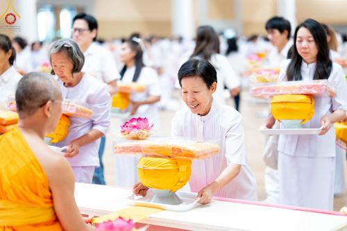 ภาพ No.212759:วันอาทิตย์ที่ 23 มีนาคม พ.ศ. 2568 พิธีร่วมบุญโครงการบรรพชาสามเณร 5,000 รูป ณ ห้องแก้วสารพัดนึก 2 วัดพระธรรมกาย