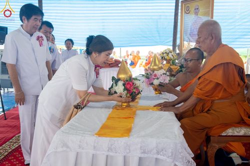 ภาพ No.144442:3 Bigboon 1.พิธีทอดผ้าป่าสถาปนาสังฆรัตนะปทุมเจดีย์ 2.พิธีประดิษฐานดอกบัวอนันต์นิรันดร์กาล 3.พิธีถวายมหาสังฆทานแด่คณะสงฆ์ทุกวัดในจังหวัดปัตตานี ณ ศูนย์อบรมเยาวชนจังหวัดปัตตานี วันอาทิตย์ที่ 14 กรกฎาคม พ.ศ. 2567