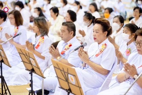 ภาพ No.203712:พิธีถวายภัตตาหารเป็นสังฆทาน แด่พระธรรมยาตรา ณ วัดพระธรรมกาย ตำบลคลองสาม อำเภอคลองหลวง จังหวัดปทุมธานี ในโครงการธรรมยาตรา กตัญญูบูชา มหาปูชนียาจารย์ พระมงคลเทพมุนี(สด จนฺทสโร) พระผู้ปราบมาร อนุสรณ์สถาน 7 แห่ง ปีที่ 13 วันที่ 30 มกราคม พ.ศ. 2568