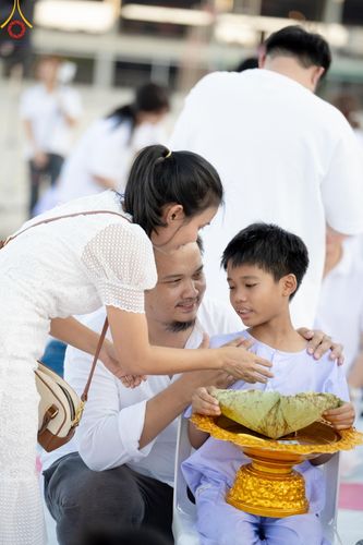 ภาพ No.132688:พิธีปลงผมยุวธรรมทายาท รุ่นที่ 32 มัชฌิมธรรมทายาท รุ่นที่ 28 ณ ลานธรรม วัดพระธรรมกาย วันเสาร์ที่ 30 มีนาคม พ.ศ. 2567
