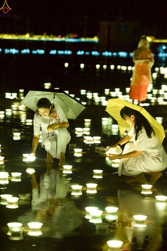 ภาพ No.244248:วันที่ 7 กันยายน พ.ศ. 2568 พิธีจุดประทีป วันครูผู้ค้นพบวิชชาธรรมกาย ณ ลานธรรมฯ และวิหารคด วัดพระธรรมกาย