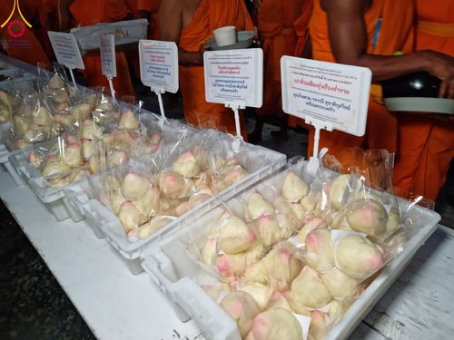 ภาพ No.115097:พิธีถวายภัตตาหารเป็นสังฆทาน แด่คณะพระธรรมยาตรา ปีที่ 12 วันที่ 19 มกราคม พ.ศ. 2567 ณ วัดโบสถ์(บน) บางคูเวียง จ.นนทบุรี