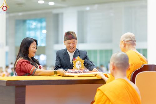 ภาพ No.124678:พิธีมอบโล่วัชรเกียรติยศ โครงการตอบปัญหาศีลธรรมเพื่อสันติภาพโลก (World-PEC) ต่างประเทศ ครั้งที่ 17 ณ ห้องแก้วสารพัดนึก 1 วัดพระธรรมกาย ในวันมาฆบูชา เสาร์ที่ 24 กุมภาพันธ์ พ.ศ. 2567