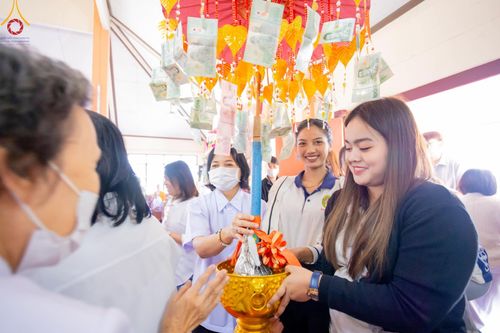 ภาพ No.200419:พิธีทอดผ้าป่าทำนุบำรุงศาสนสถาน ณ วัดผาสุการาม ตำบลบางไทรป่า อำเภอบางเลน จังหวัดนครปฐม ในโครงการธรรมยาตรา กตัญญูบูชา มหาปูชนียาจารย์ พระมงคลเทพมุนี(สด จนฺทสโร) พระผู้ปราบมาร อนุสรณ์สถาน 7 แห่ง ปีที่ 13 วันที่ 22 มกราคม พ.ศ. 2568