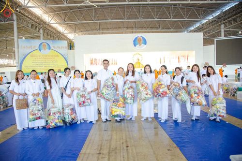 ภาพ No.177615:พิธีตักบาตรและพิธีบูชาข้าวพระ ในวันอาทิตย์ต้นเดือนที่ 1 ธันวาคม พ.ศ. 2567 ณ สภาธรรมกายสากล วัดพระธรรมกาย