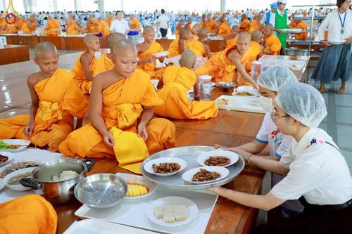 ภาพ No.213309:วันศุกร์ที่ 28 มีนาคม พ.ศ. 2568 (วันพระ แรม 15 ค่ำ เดือน 4) พิธีบุพเปตพลี ครั้งที่ 161 ร่วมอุทิศบุญแด่หมู่ญาติที่ล่วงลับไปแล้ว และสืบทอดอายุพระพุทธศาสนา ณ หอฉันคุณยายอาจารย์ฯ วัดพระธรรมกาย