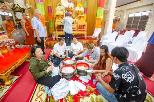 ภาพ No.165044:พิธีทอดกฐิน ณ วัดกลางเกาะระกำ ต.บ้านสร้าง อ.บางปะอิน จ.พระนครศรีอยุธยา ในโครงการกฐินสามัคคีทั่วไทย 30,000 วัด บูชาธรรม 80 ปี หลวงพ่อธัมมชโย โดยคณะศิษยานุศิษย์วัดพระธรรมกาย วันที่ 20 ตุลาคม พ.ศ. 2567