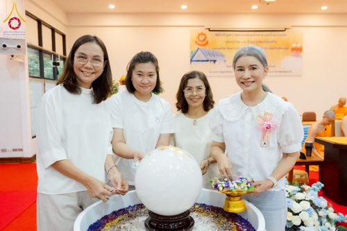 ภาพ No.221414:วันอาทิตย์ที่ 27 เมษายน พ.ศ. 2568 พิธีเจริญพระพุทธมนต์สมโภชดวงแก้วธรรมชัย เนื่องในโอกาสบูชาธรรม 81 ปีหลวงพ่อธัมมชโย อัญเชิญประดิษฐานเนื่องในโอกาสสถาปนาวัดพระธรรมกายไอซ์แลนด์ ณ อาคารปลูกศรัทธา 1 วัดพระธรรมกาย อำเภอคลองหลวง จังหวัดปทุมธานี