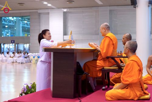 ภาพ No.232191:วันอาทิตย์ที่ 6 กรกฏาคม พ.ศ. 2568 พิธีมอบโล่เกียรติคุณ สวดธัมมจักกัปปวัตตนสูตร และรางวัลโครงการผู้นำแสงสว่างออนไลน์ ณ ห้องแก้วสารพัดนึก1 สภาธรรมกายสากล วัดพระธรรมกาย