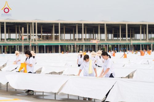 ภาพ No.217776:วันที่ 10-14 เมษายน พ.ศ. 2568 เจ้าหน้าที่อาสาสมัคร เตรียมงานวันคุ้มครองโลก ชุดที่ 2 วัดพระธรรมกาย จ.ปทุมธานี