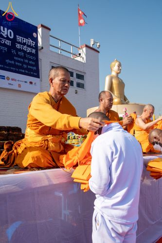 ภาพ No.130505:พิธีบรรพชาธรรมทายาท ในโครงการบรรพชา 1,250 รูป ณ แดนประสูติ สวนลุมพินี ประเทศเนปาล วันที่ 9 มีนาคม พ.ศ. 2567
