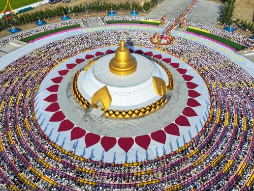 ภาพ No.198174:พิธีต้อนรับพระธรรมยาตรา ณ อนุสรณ์สถานลำดับที่ 5 สถานที่เผยแผ่วิชชาธรรมกายครั้งแรก อนุสรณ์สถานบางปลา วัดบางปลา อำเภอบางเลน จังหวัดนครปฐม ในโครงการธรรมยาตรา กตัญญูบูชา มหาปูชนียาจารย์ พระมงคลเทพมุนี(สด จนฺทสโร) พระผู้ปราบมาร ปีที่ 13 วัน 19 มกราคม พ.ศ.2568