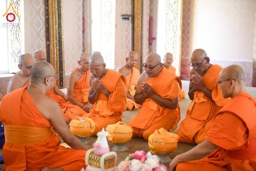 ภาพ No.278135:วันเสาร์ที่ 6 ธันวาคม พ.ศ. 2568 พิธีเวียนประทักษิณ ขอขมามอบผ้าไตร บรรพชาอุปสมบทหมู่ธรรมทายาท จำนวน 53 รูป โครงการอุปสมบทหมู่ รุ่นบูชาธรรมมหาปูชนียาจารย์ ประจำปี 2568 จังหวัดสระบุรี