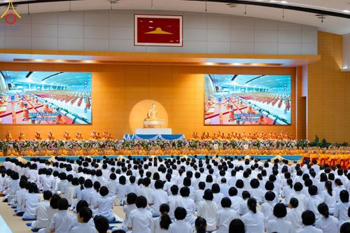 ภาพ No.59267:พิธีเจริญพระพุทธมนต์ ถวายภัตตาหารเป็นสังฆทาน เนื่องในวาระอายุวัฒนมงคล 80 ปี หลวงพ่อธัมมชโย ณ สภาธรรมกายสากล วัดพระธรรมกาย วันพุธที่ 24 เมษายน พ.ศ.2567