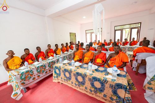 ภาพ No.140723:PhotoStory มหาศรัทธา ธรรมยาตราศรีลังกา EP.4 โครงการสยาม-ลังกา ธรรมยาตรา ฉลองเทศกาลวิสาขบูชาแห่งชาติ ศรีลังกา  บูชาธรรม 80 ปีหลวงพ่อธัมมชโย เส้นทางจาก เมืองดัมบูลลา ไปยัง เมืองมาตะเล  ตั้งแต่วันที่ 17-20 พฤษภาคม พ.ศ. 2567