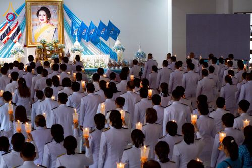 ภาพ No.237769:พิธีถวายเครื่องราชสักการะและวางพานพุ่ม และพิธีจุดเทียนถวายพระพรชัยมงคล เนื่องในโอกาสวันเฉลิมพระชนมพรรษา สมเด็จพระนางเจ้าสิริกิติ์ พระบรมราชินีนาถ พระบรมราชชนนีพันปีหลวง วันอังคารที่ 12 สิงหาคม พ.ศ. 2568  ณ อาคารปลูกศรัทธา 2 วัดพระธรรมกาย