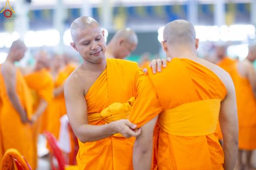 ภาพ No.217231:วันเสาร์ที่ 12 เมษายน พ.ศ. 2568 พิธีบรรพชา พิธีขอศีลและขอนิสสัย พิธีมอบบาตร ในโครงการอุปสมบทหมู่ บูชาธรรมหลวงพ่อธัมมชโย, โครงการธรรมทายาท ระดับอุดมศึกษา รุ่นที่ 52 ,  โครงการบวชพระนานาชาติ AEC & WAB CEO รุ่นที่ 4 ณ วัดพระธรรมกาย