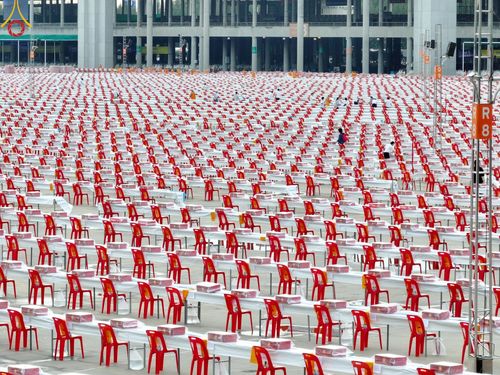 ภาพ No.218979:วันที่ 18-20 เมษายน พ.ศ. 2568 การเตรียมงานในลานธรรม , วิหารคด เพื่องานวันคุ้มครองโลก 22 เมษายน พศ. 2568