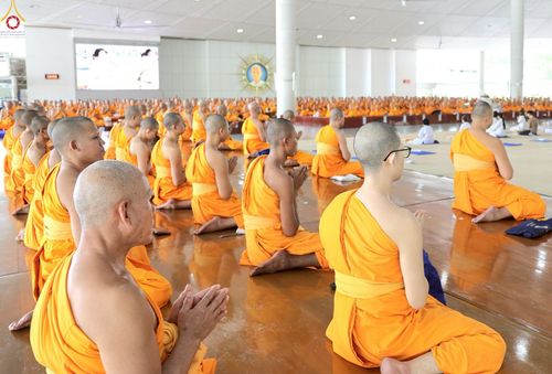 ภาพ No.230460:วันที่ 28 มิถุนายน พ.ศ. 2568 พิธีถวายภัตตาหารเมนูสวรรค์ เพื่อการบรรลุธรรม ณ หอฉันคุณยายอาจารย์ฯ วัดพระธรรมกาย