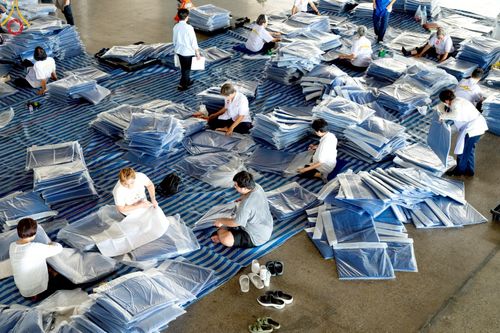 ภาพ No.218661:วันพฤหัสบดีที่ 17 เมษายน พ.ศ. 2568 การเตรียมงานในลานธรรม , สภาธรรมกายสากล , วิหารคด  เพื่องานวันคุ้มครองโลก 22 เมษายน พ.ศ. 2568