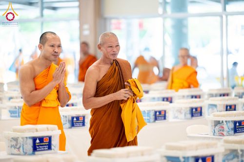 ภาพ No.225961:วันเสาร์ที่ 24 พฤษภาคม พ.ศ. 2568 พิธีถวายสังฆทาน 323 วัด ปีที่ 21 ครั้งที่ 177 พิธีมอบกองทุนหนุนแรงใจช่วยครูใต้ ปีที่ 18 ครั้งที่ 141 และพิธีทำบุญอุทิศส่วนกุศลให้ผู้วายชนม์ ณ ศูนย์ปฏิบัติธรรมภาคใต้ จ.สงขลา