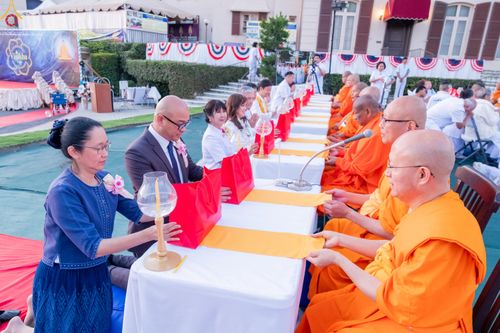 ภาพ No.332743:วันอาทิตย์ที่ 31 พฤษภาคม พ.ศ. 2569 วันวิสาขบูชา ณ วัดพระธรรมกายแคลิฟอร์เนีย  ประเทศสหรัฐอเมริกา