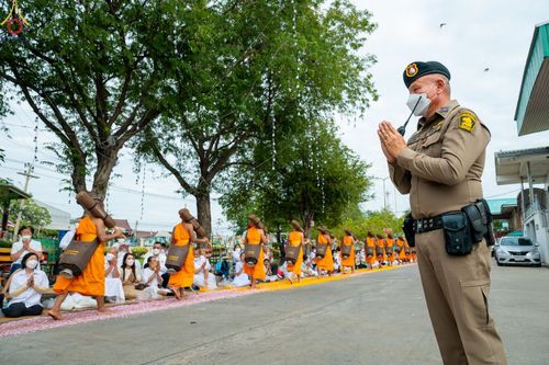 ภาพ No.69020:พิธีต้อนรับพระธรรมยาตรา ในโครงการธรรมยาตรากตัญญูบูชา มหาปูชนียาจารย์ พระมงคลเทพมุนี(สด จนฺทสโร) พระผู้ปราบมาร อนุสรณ์สถาน 7 แห่ง ปีที่ 11 วันที่ 3 มกราคม พ.ศ. 2566 ณ อนุสรณ์สถานมหาวิหารพระมงคลเทพมุนี จ.สุพรรณบุรี
