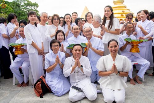 ภาพ No.330292:วันที่ 30 พฤษภาคม พ.ศ.2569 พิธีตัดปอยผมและปลงผม อุบาสกอุปสมบทอุทิศชีวิต 11 ท่าน ณ โบสถ์พระไตรปิฎก วัดพระธรรมกาย จังหวัดปทุมธานี
