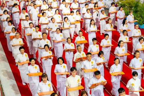 ภาพ No.345645:วันพฤหัสบดีที่ 27 สิงหาคม พ.ศ.2569 พิธีทอดผ้าป่าเพื่อถวายอุปกรณ์สื่อโสตทัศน์ อาคาร 82 ปี หลวงพ่อธัมมชโย พิธีทอดผ้าป่าสมทบกฐินวัดพระธรรมกาย และสมทบกฐิน 30,000 กว่าวัดทั่วไทย ครั้งที่ 1 ประจำปี พุทธศักราช 2569 ณ วัดพระธรรมกาย ปทุมธานี