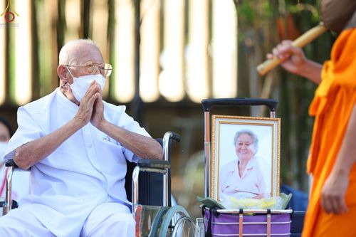ภาพ No.70711:พิธีต้อนรับพระธรรมยาตรา ในโครงการธรรมยาตรากตัญญูบูชา มหาปูชนียาจารย์ พระมงคลเทพมุนี(สด จนฺทสโร) พระผู้ปราบมาร อนุสรณ์สถาน 7 แห่ง ปีที่ 11 วันที่ 14 มกราคม พ.ศ. 2566 ณ อนุสรณ์สถานลำดับที่ 3 สถานที่เกิดในเพศสมณะ วัดสองพี่น้อง อ.สองพี่น้อง จ.สุพรรณบุรี