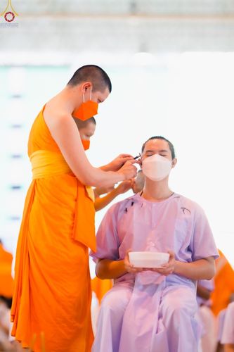 ภาพ No.63636:พิธีปลงผมนาคธรรมทายาท โครงการอุปสมบทบูชาธรรม มหาปูชนียาจารย์ประจำปี 2565 วันที่ 19 พฤศจิกายน พ.ศ. 2565 ณ สภาธรรมกายสากล วัดพระธรรมกาย